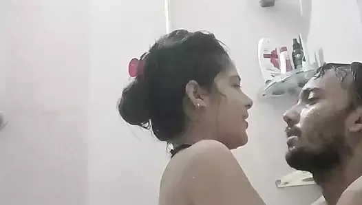 sert sert seks içinde banyo ile sevgili