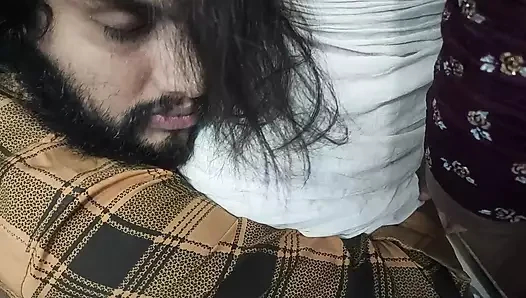 Kerala saree removal göğüsler sakso amcık yalamak ve sert sikme arasında Hint desi çift