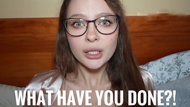 «Amıma boşaldın mı?» Üvey annemin amını okşadıktan sonra ona boşaldım.